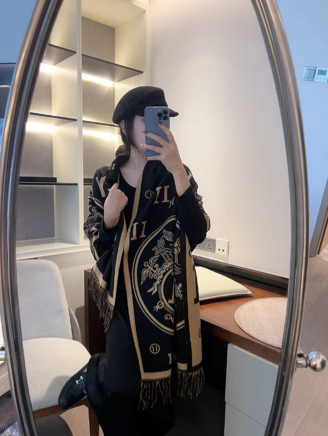 Luxury Unisex Cashmere Carriage Logo Pattern Scarf - Soft & Thicker Size 180x65cm Wrap For Autumn Winter Daily Travel Party Outdoor Gift Gift box HH