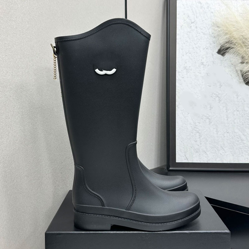 Ladies Tall Tube Rain Boots Designer Rear Zipper Knee Boot Womens Waterproof Round Head Boots Wave Boot Mouth Metal Chain Stain Resistant Casual Boo