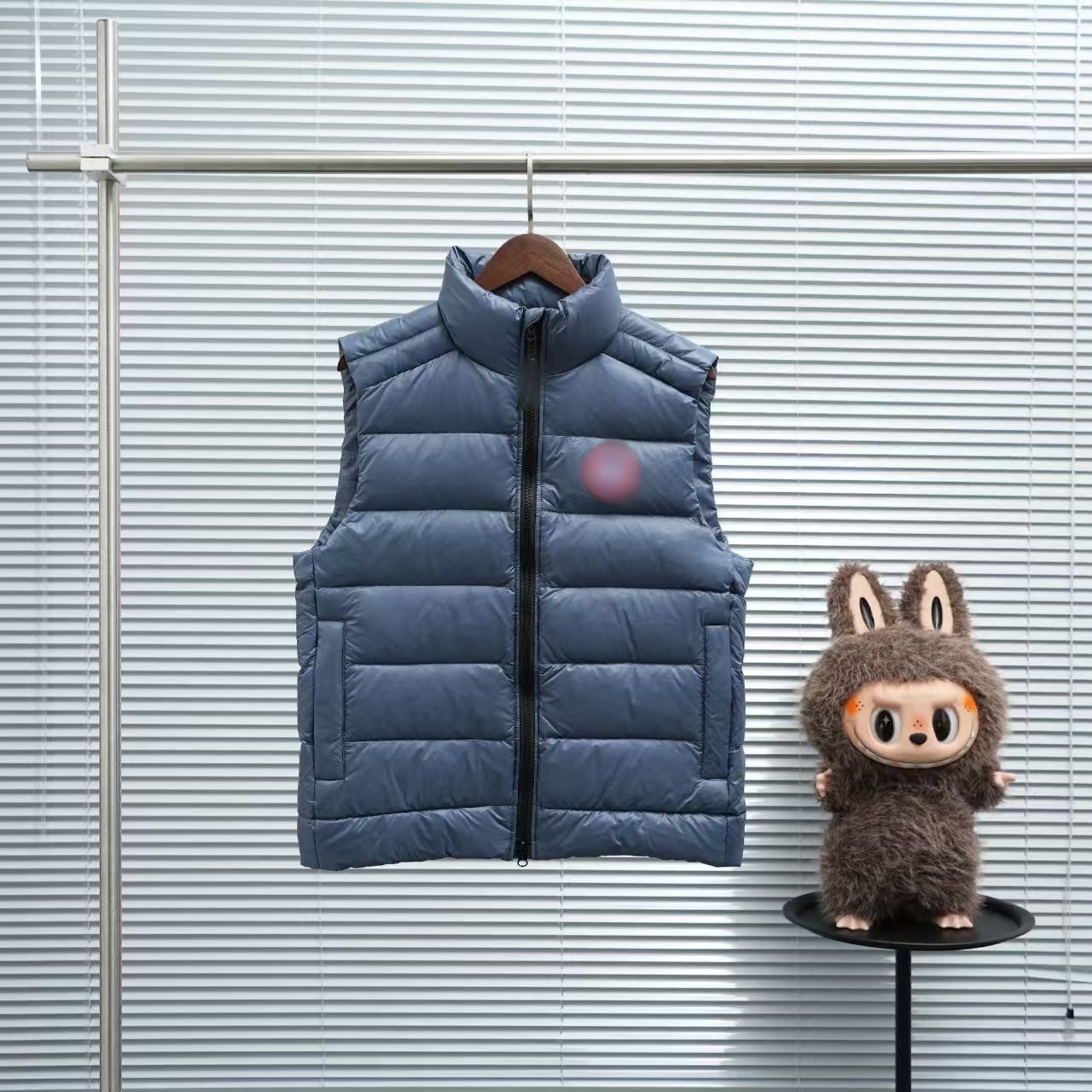 Autumn and winter unisex lightweight down vest with stand up collar and sleeveless down vest, casual and versatile, layered down jacket 9c