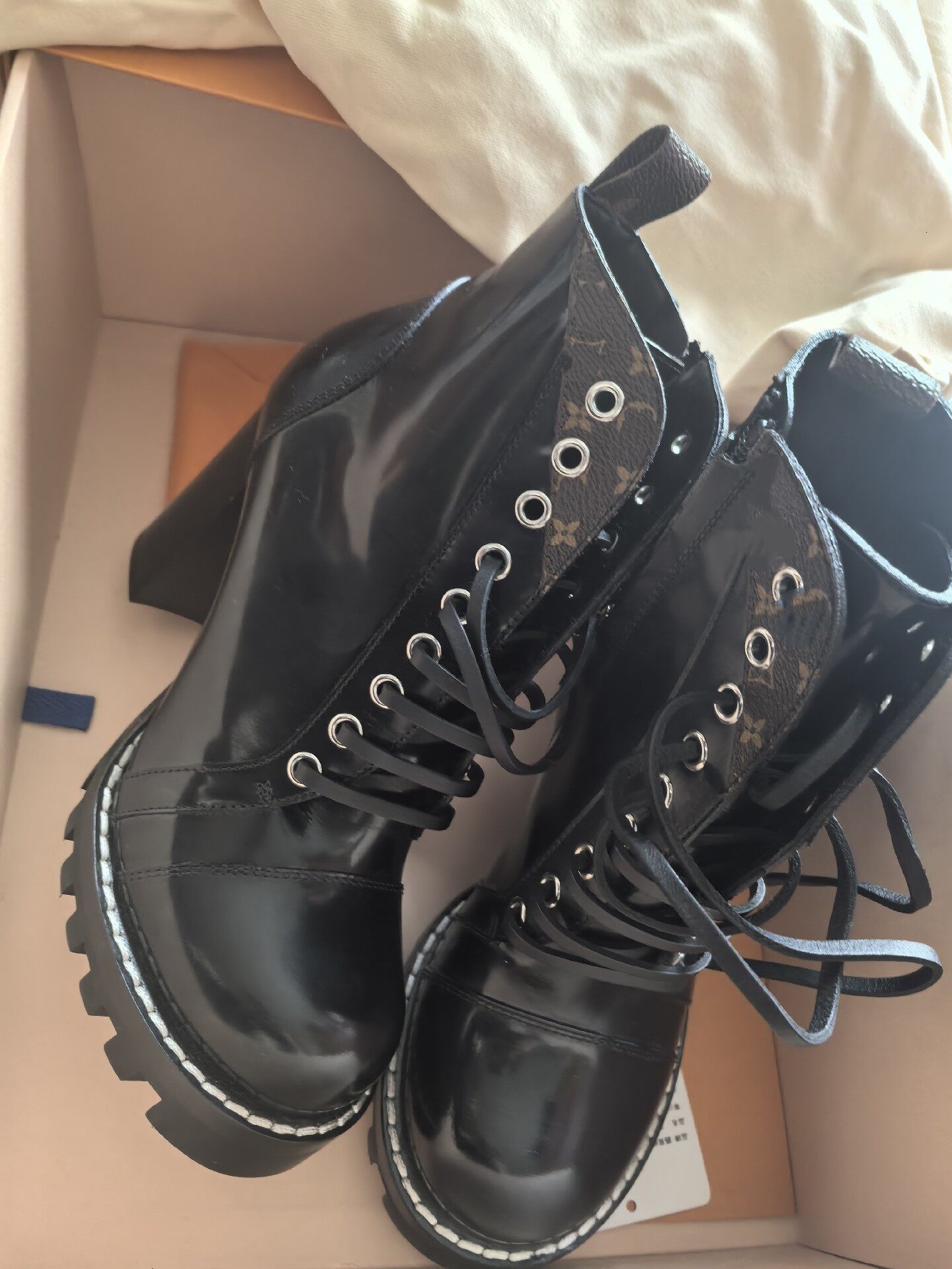Formal Boot Luxury Designer Womens Brown Patent Leather Logo Lace Up Ankle High Fashion Dress Party Footwear Quality Comfort Modern Stylish Trendy W