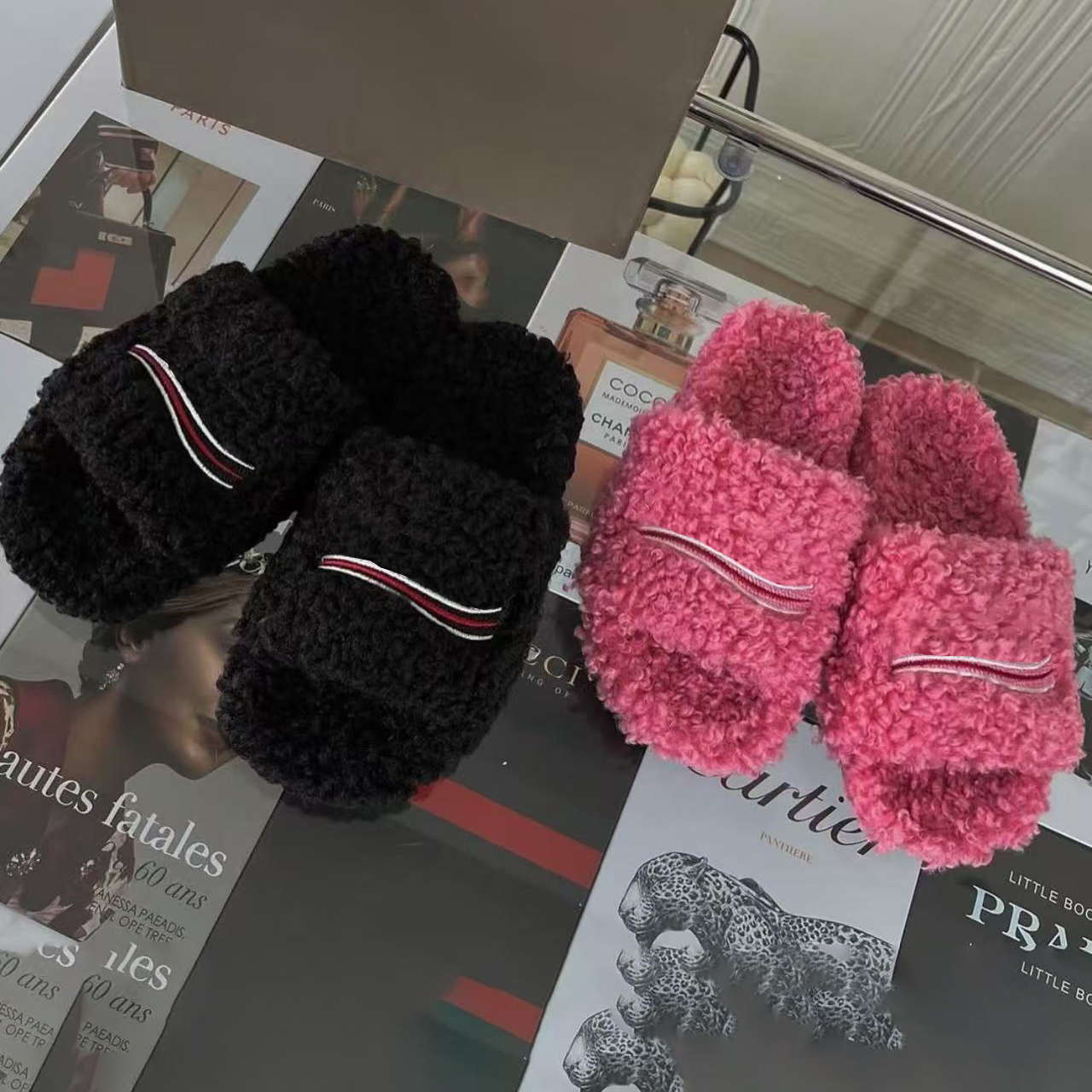 Furry Slippers Designer Paris Slippers Fur Slides Men Women Mules Fall Winter Homewear Slide Footwear Paris Luxury Comfortable Wool