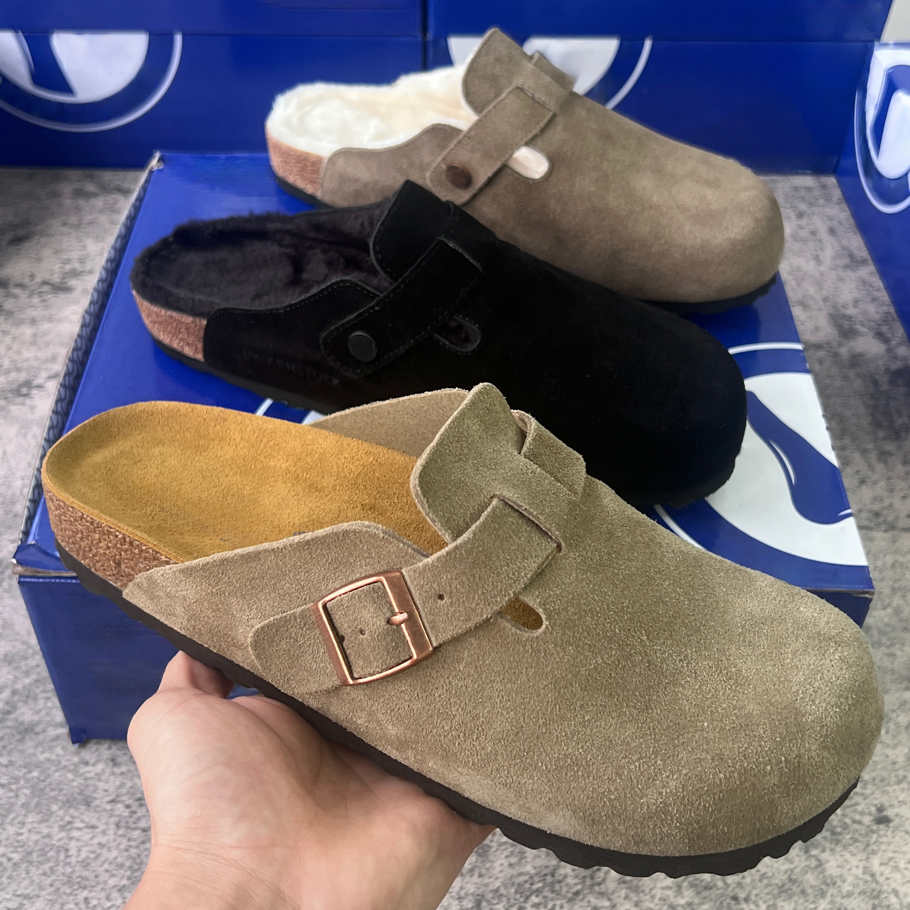 Designer Slides Women Fur Clog Sandals Furry Slippers Men Slides Shoes Genuine Leather Clogs Men Women Sliders trainers flip flops sandles sandales