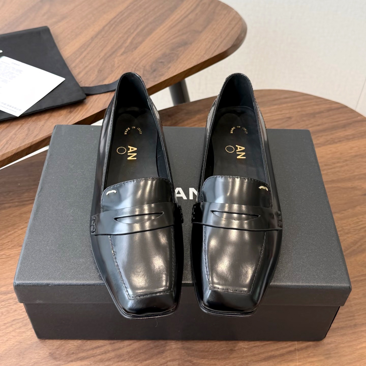 Top quality luxurys Designer Loafers Mules Sexy Patent Leather sandal Slip On Home Slingback slipper High quality Dress Shoes Flat Outdoor Casual sh