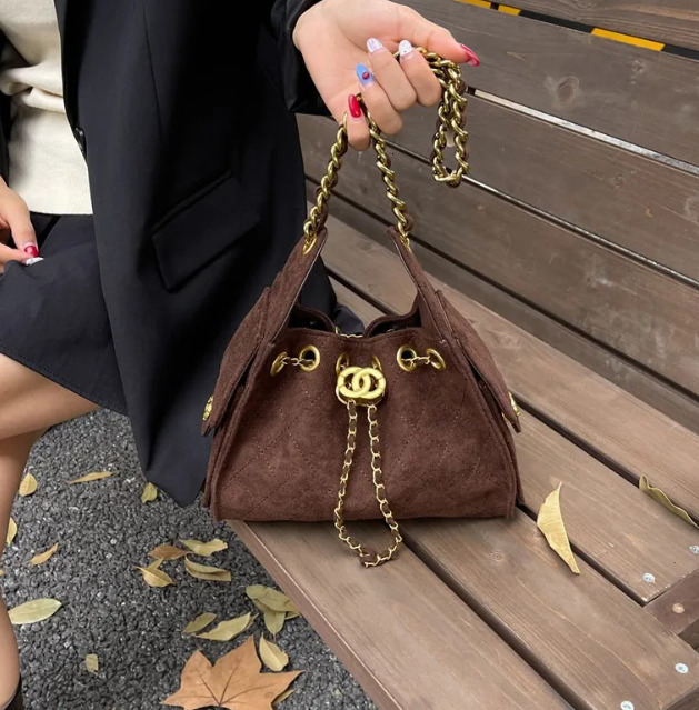 luxury designer bag 2026 Quilted Chain Crossbody Bag Women Large Capacity Shoulder Handbag Office Party Daily Soft Deer Suede Free Shipping Top New