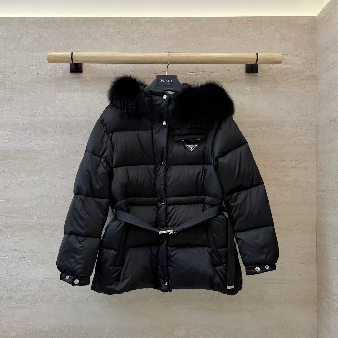 Designer Womens Jackets Down Short Puffy Fur Downs Parkas Coats Longer Puffer Jackets Sleeve Budge Bomber Wind Coat Belt Slim Style Outwears Windbre