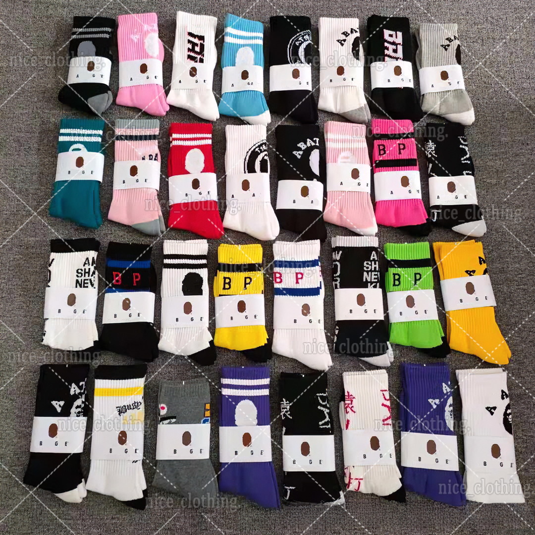 Designer Socks Shark Designer Crew Socks For Men Women Mens Thick Warm Wool Socks Vintage Christmas Skateboard Stockings Unisex Street Sports Gifts