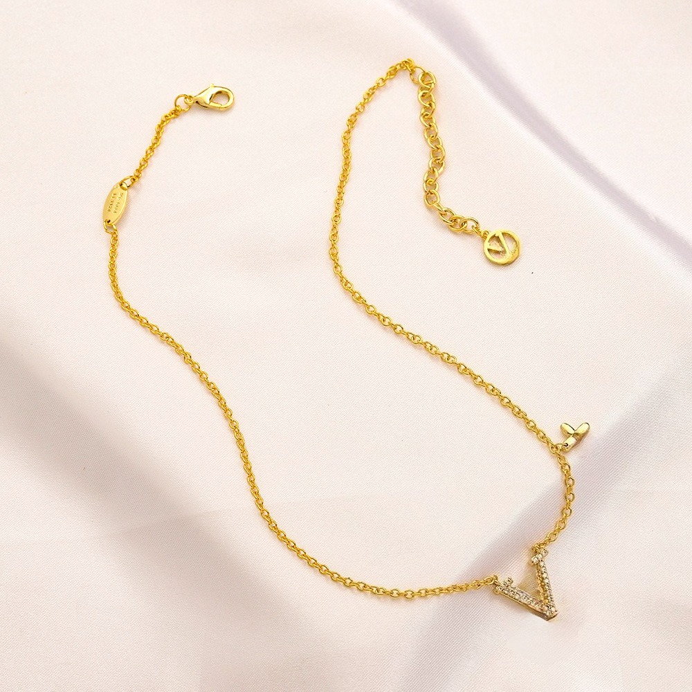 Femmes Designer Collier Lettre Pendentif Plaqué Or Boucles D'oreilles Bracelet Ensemble Strass Collier De Mariage Bijoux Accessoires