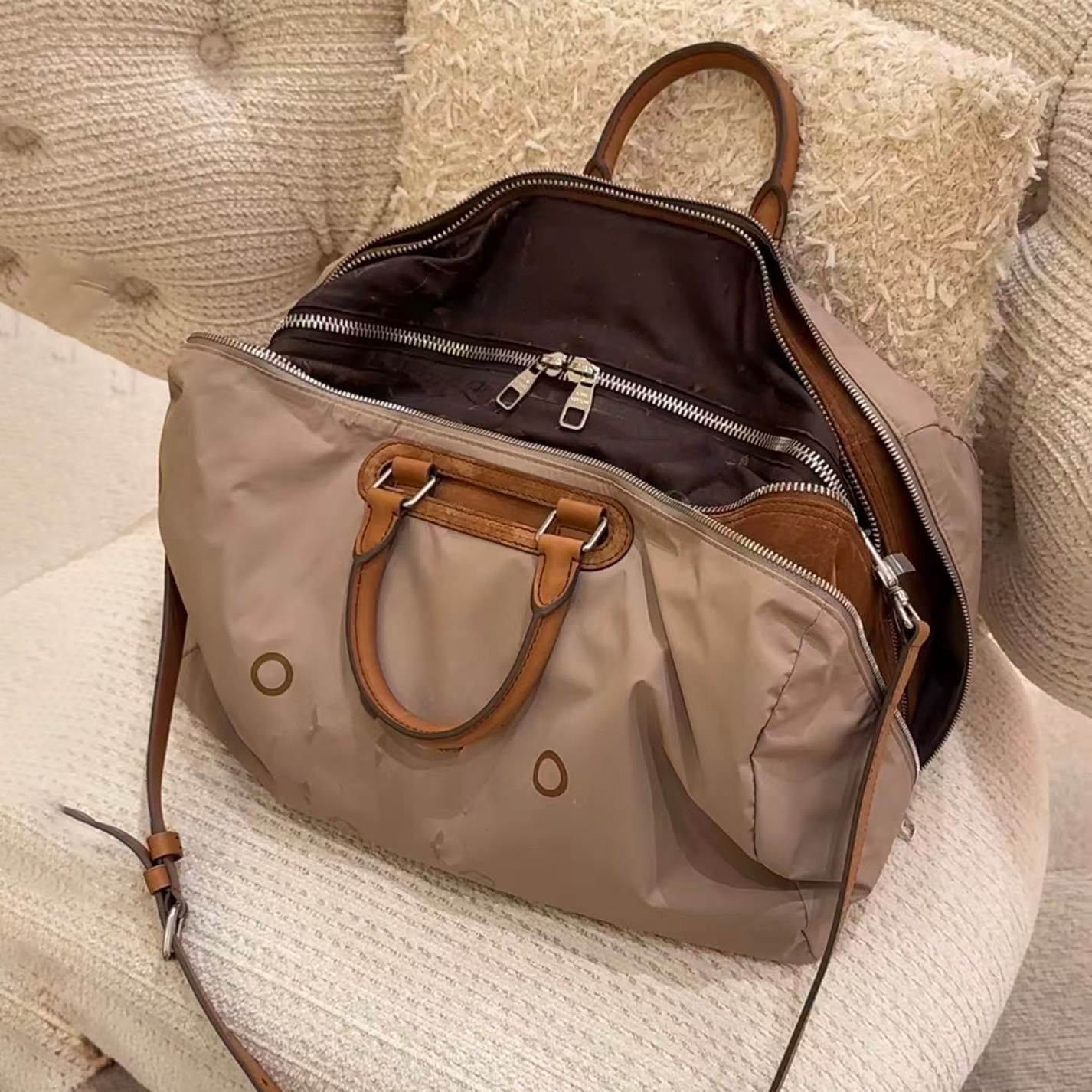 Luxury Extendable 35 Duffle Travel Bag Designer Suede Leather Handbag Watering Causes Color Change Women Double Zipper Gym Bag Men Shoulder Large Ca