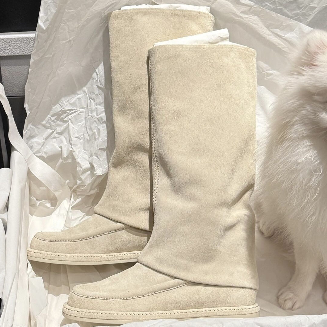 Botas elegantes de ante color crema hasta la rodilla para mujer, botas altas planas con punta redonda y eje plegable, calzado de invierno de lujo co