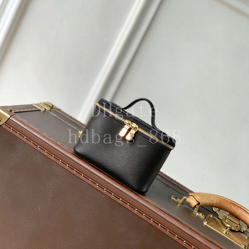 Master quality Designer Vanity bag Luxury bathroom bag Cosmetic Pouch Fashion Clutch bag 13.5cm With box LN18A
