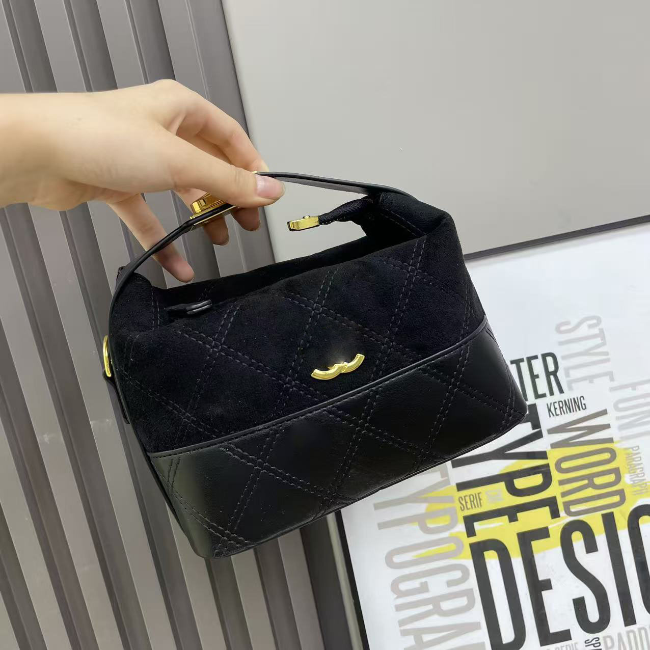 Makeup bag lunch box bag packaging cosmetic bag high quality single shoulder crossbody handbag simple make up bag designer bag multiple cortices