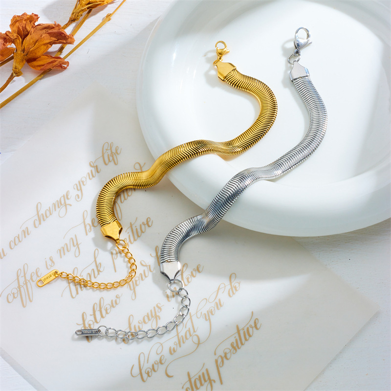 New European And American Style Titanium Steel Bracelet, 18K Gold-Plated Cuban Link Chain, Stainless Steel, Simple Design
