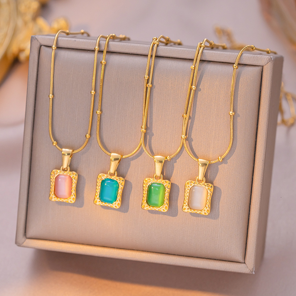 French-Style Vintage Geometric Square Cat's Eye Stone Titanium Steel Necklace For Women, Light Luxury, High-End, Elegant, Versatile, New Clavic