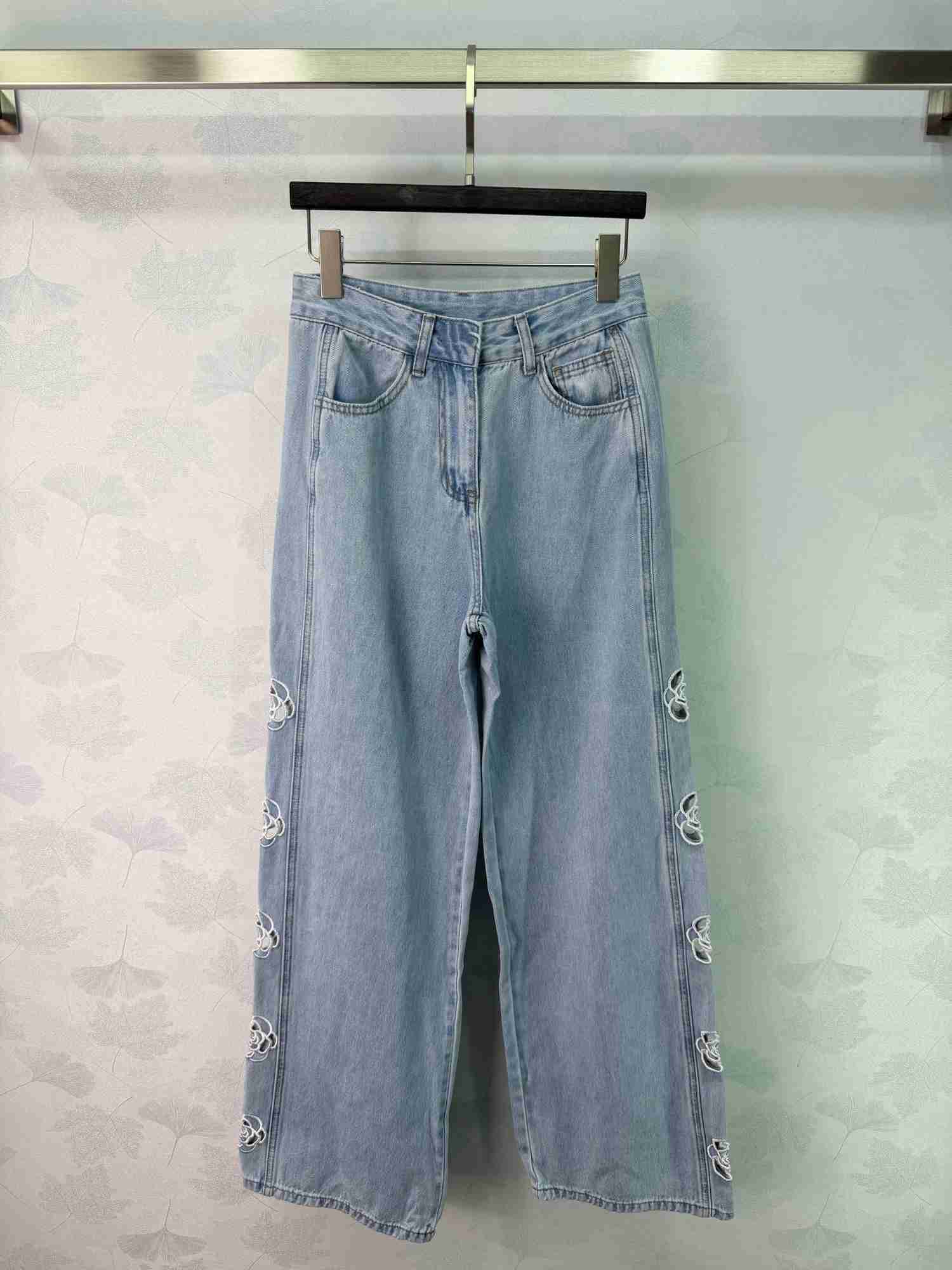 2026 Jeans Summer Light Blue Jeans For Womens Milan Runway Hollow Out Flowers Wide Leg Women's Pants 70704 S261013I18G
