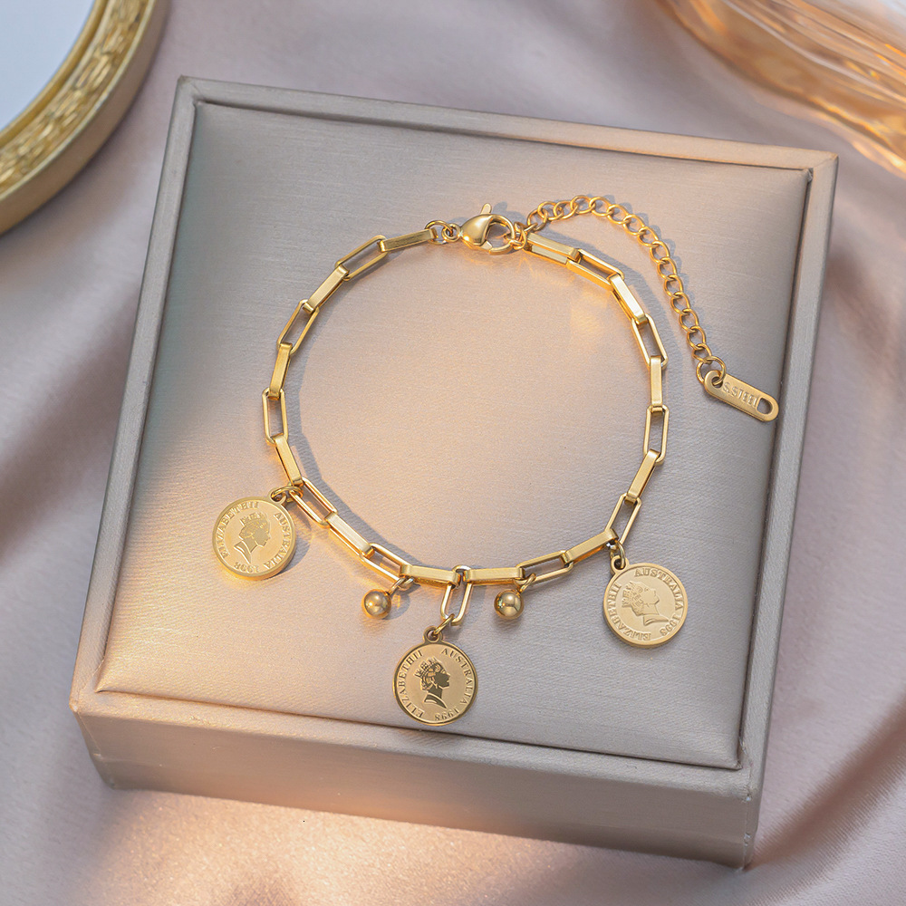 Trendy Hip-Hop Personality Queen Round Plate Titanium Steel Bracelet Korean Version Internet Celebrity Ins Cool Style Student Best Friend Hand Jewel