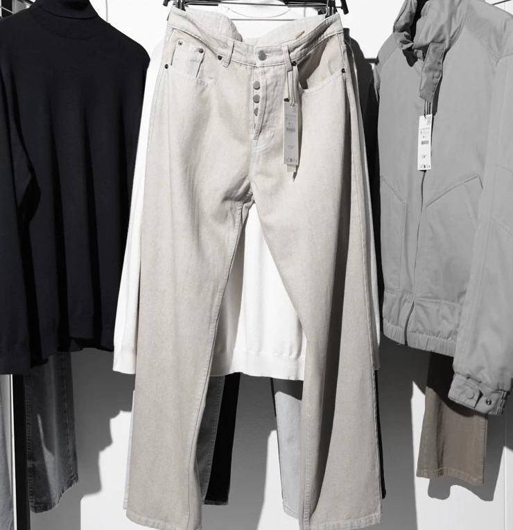 Men's Off White Wide Leg Jeans, Mid Rise Button Fly Relaxed Raw Denim Vintage Casual Denim Trousers