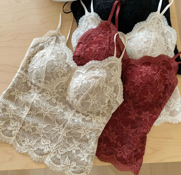 High-quality Women's Lace Backless Camisole with Built-in Bra Pads, V-neck Slim Fit Sexy Cropped Top, Summer Layering Undershirt