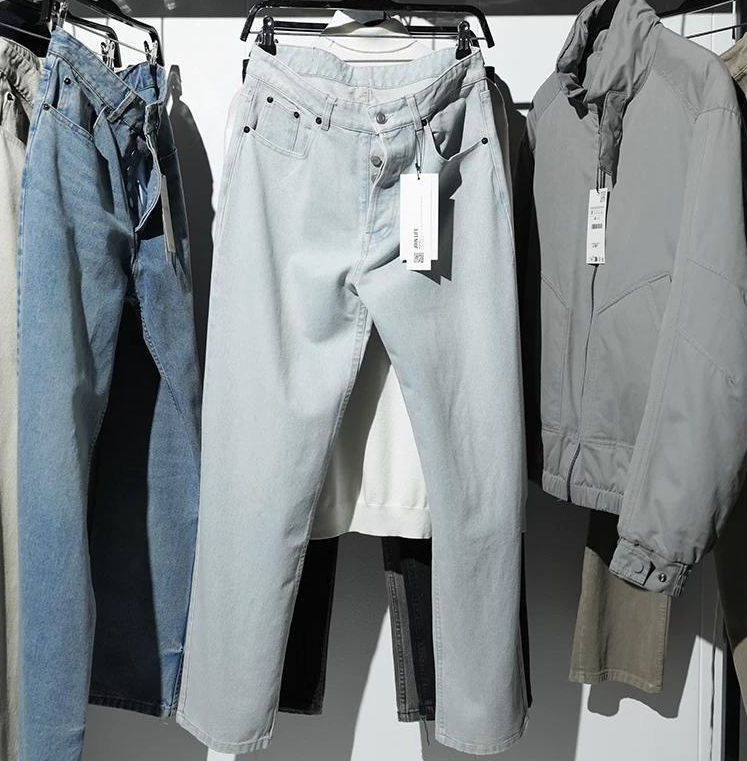 Men's Light Wash Straight Leg Jeans, Mid Rise Button Fly Relaxed Fit Vintage Pale Denim Pants