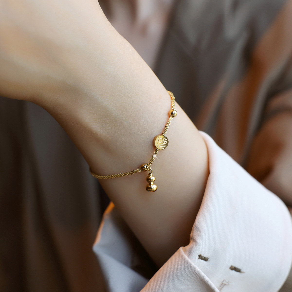 New Chinese Style Fu Character Gourd Gold Titanium Steel Niche Retro Light Luxury High-End Sense Bracelet Elegant Versatile Jewelry