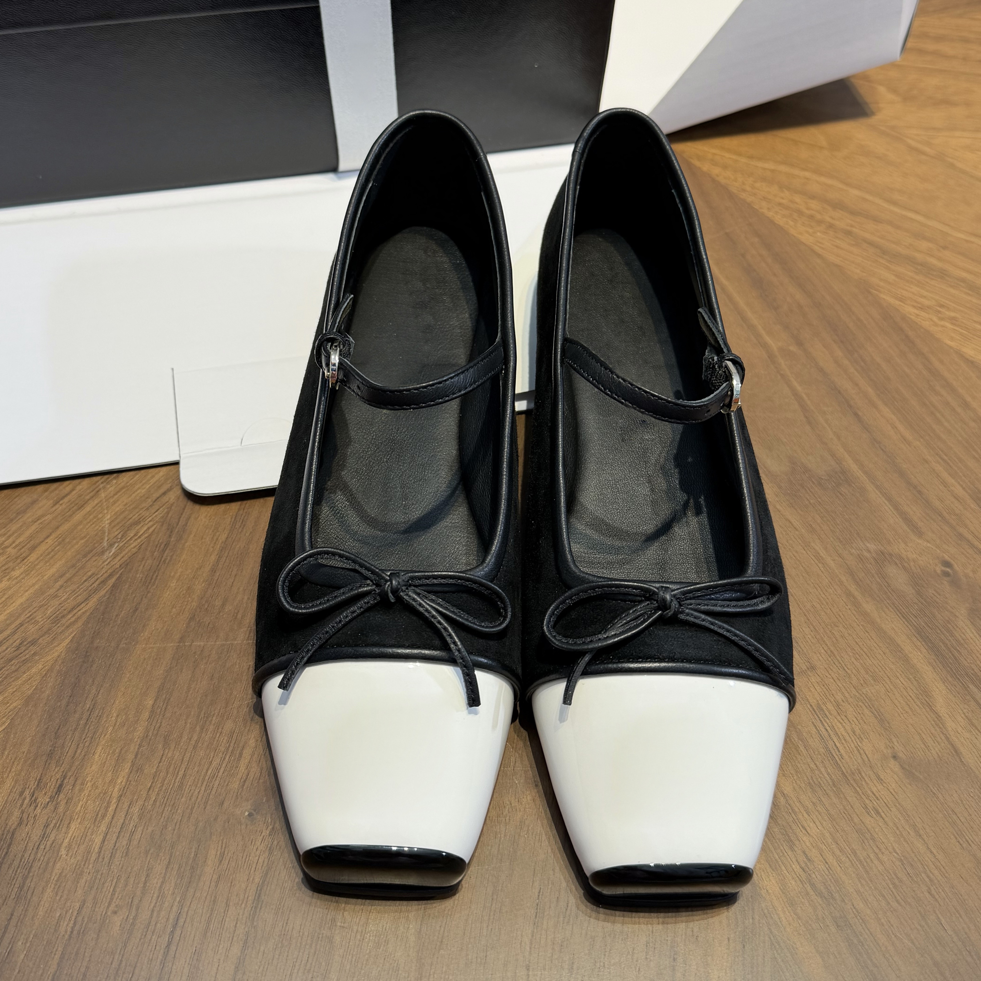 Ladies Vintage Square Toe Mary Jane Shoes, Black White Color Block, Soft Sheepskin Lining Italian Leather Sole, Fashion Flats for Dating Streetwear