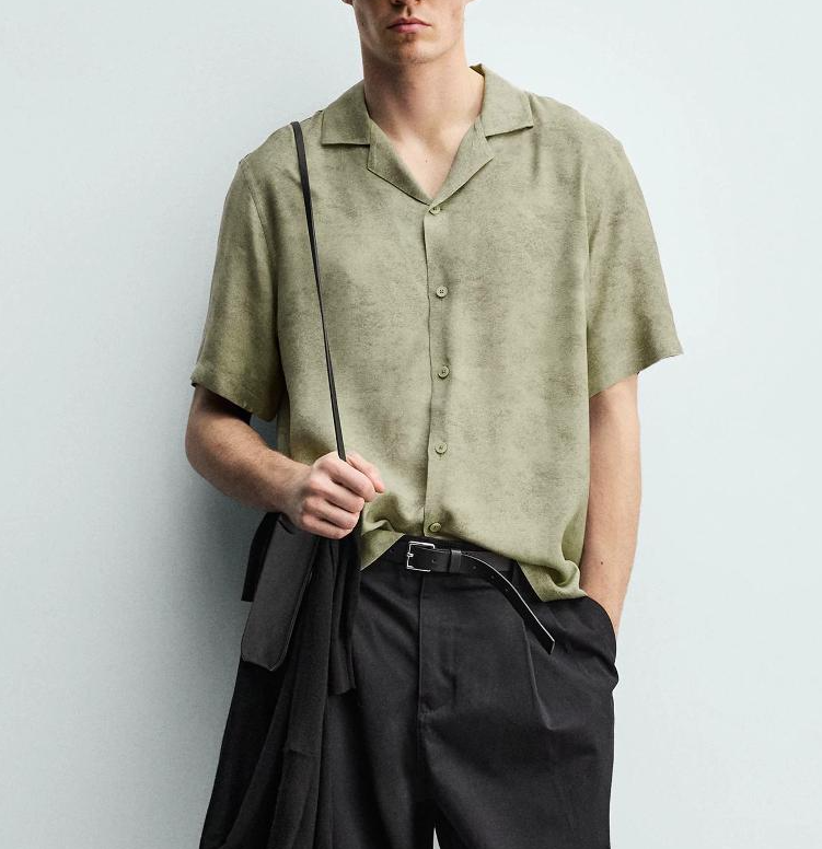 High-quality men's printed short-sleeve summer shirt with camp collar design, slim fit, soft and lightweight fabric, simple casual viscose cool
