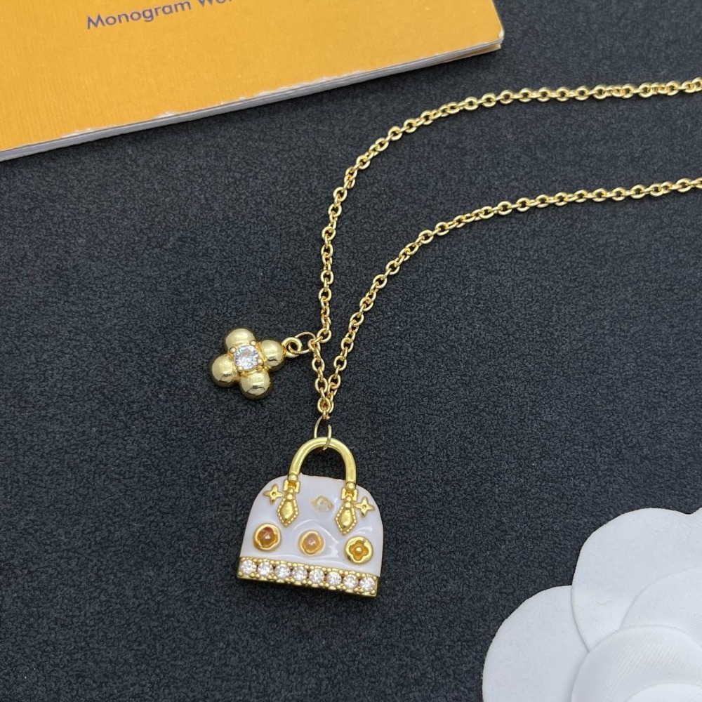 Colliers de créateurs Lettre Cristal Pendentif Bijoux De Luxe Cuivre Femmes Collier Accessoires Chaîne Cadeaux De Mariage