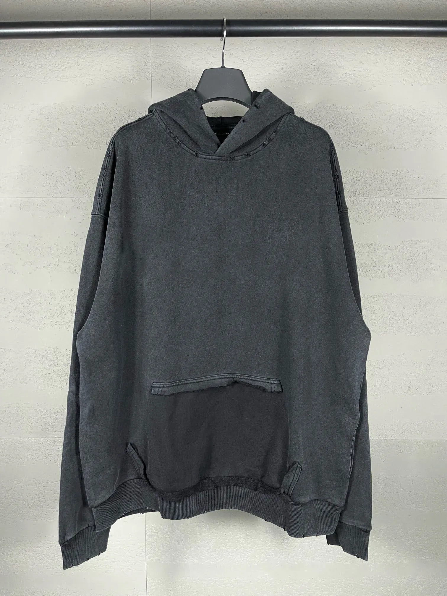 designer hoodie mens sweatshirt Ripped, washed, and distressed zip up style pullover jacket hooded loose hip hop long sleeve casua Autumn and winter