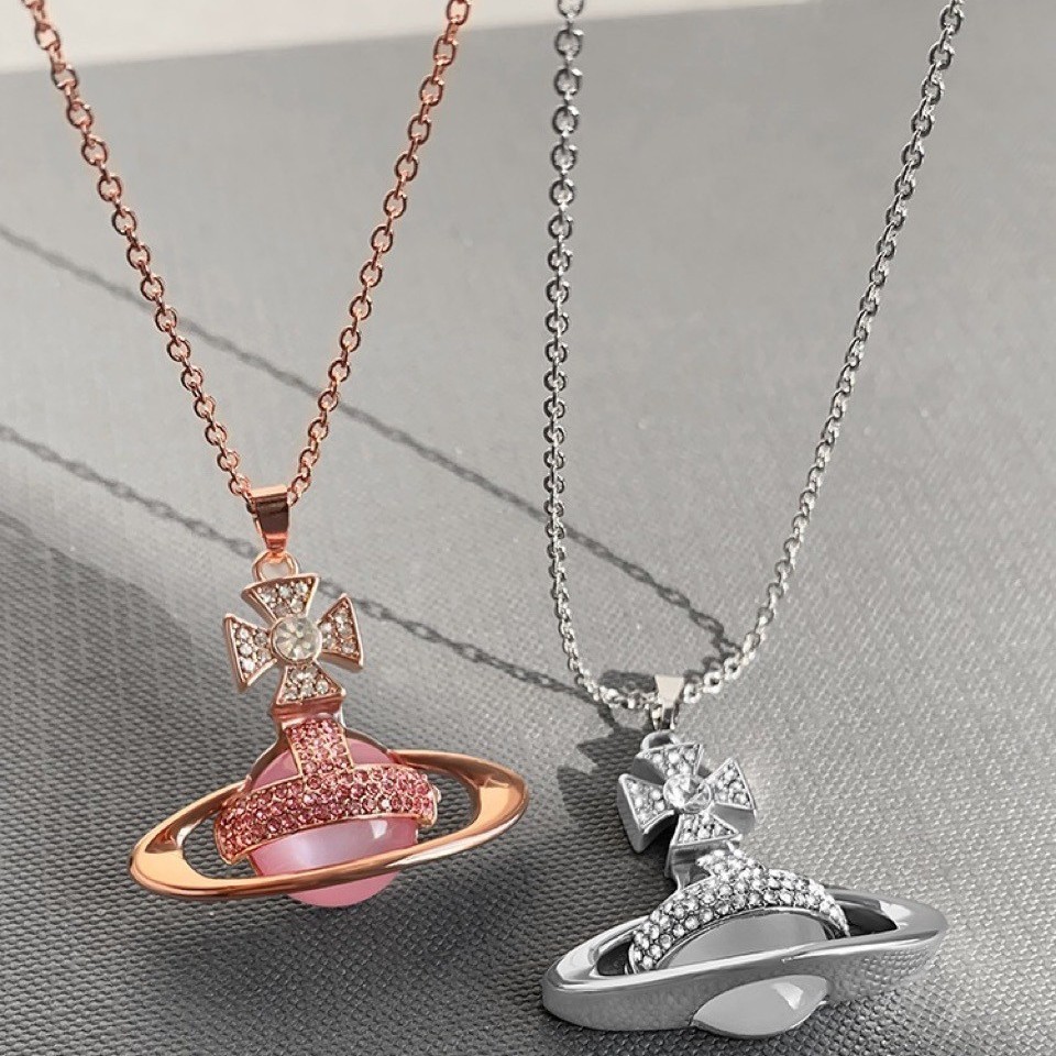 Exquisite Designer Silver Plated Zircon Saturn Pendant Necklace Luxurious And Fashionable Gift Suitable For Womens Daily Commuting Paired With Jewel