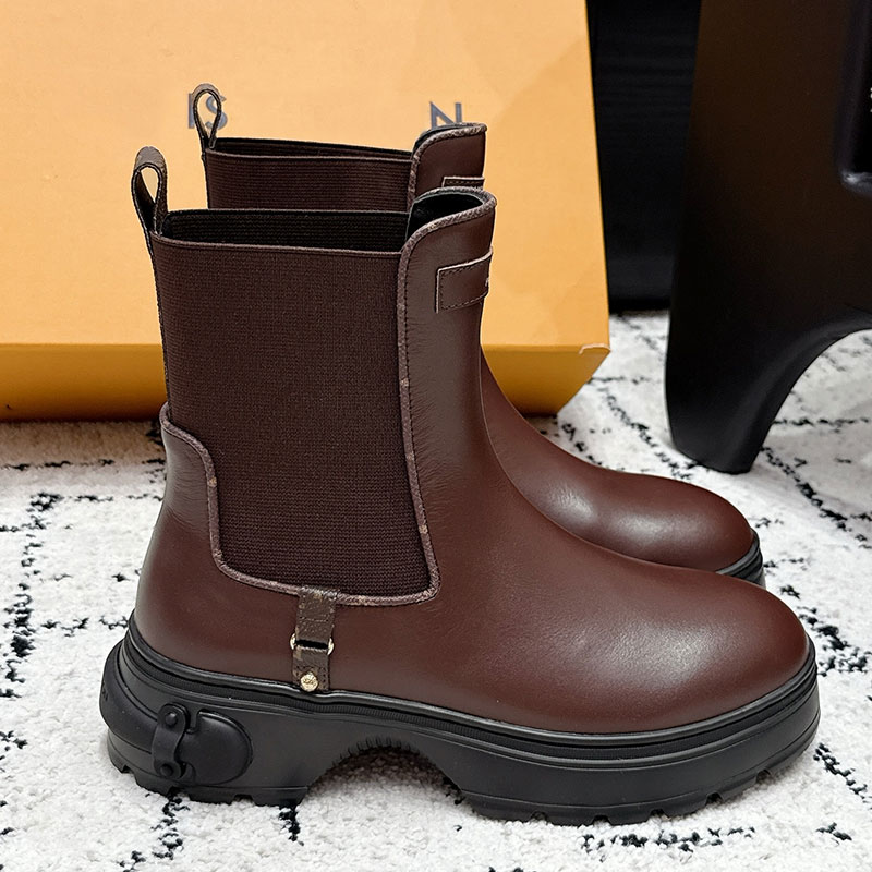 Squad Chelsea Ankle Boot Mens Womens Smooth Calf Leather Motorcycle Boots Designer Leather Embossed boots couples Western Cowboy boot Rubber Outsole
