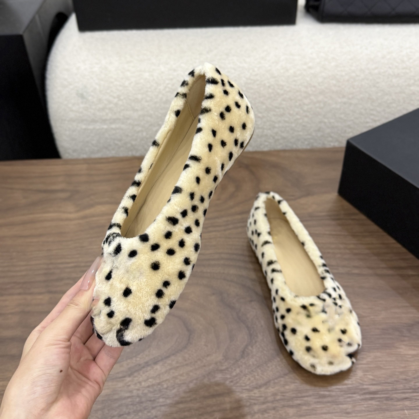 Designer Plush Polka Dot Ballet Shoes Women Soft Leopard Print Flats Vintage Round Toes Flat Boat Shoe Sandal Lady Leather Fluffy Lazy Loafers 35-42