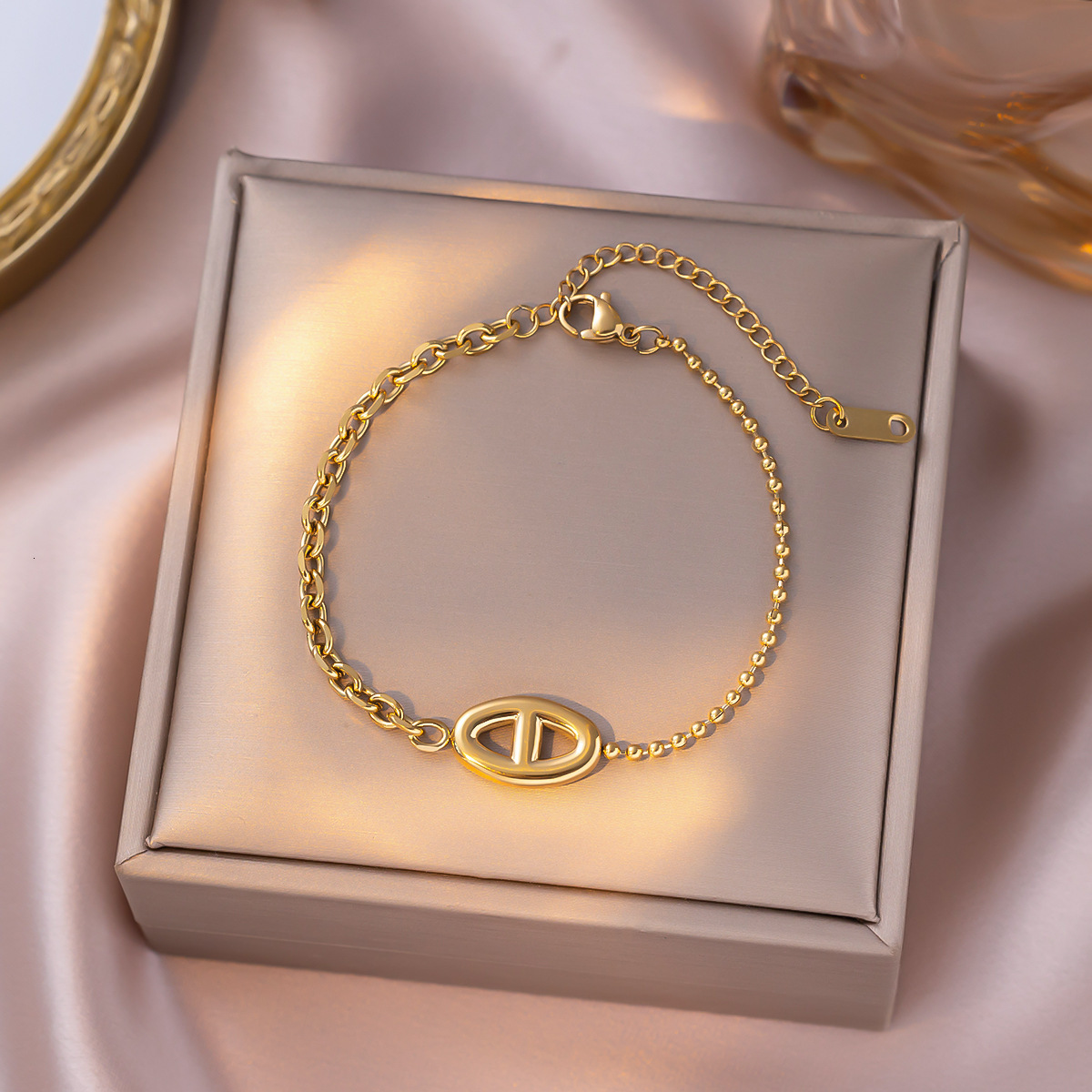 European and American INS style fashionable hollow embroidery titanium steel bracelet for ladies, simple and retro high-end new style jewelry.