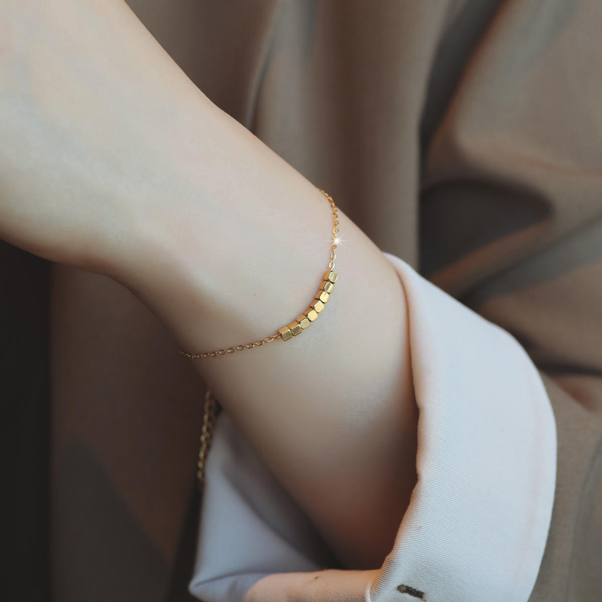 Light Luxury Niche Design Eight Directions Wealth Broken Silver Small Sugar Cube Titanium Steel For Women Fashion Bestie Bracelet Non-Fading
