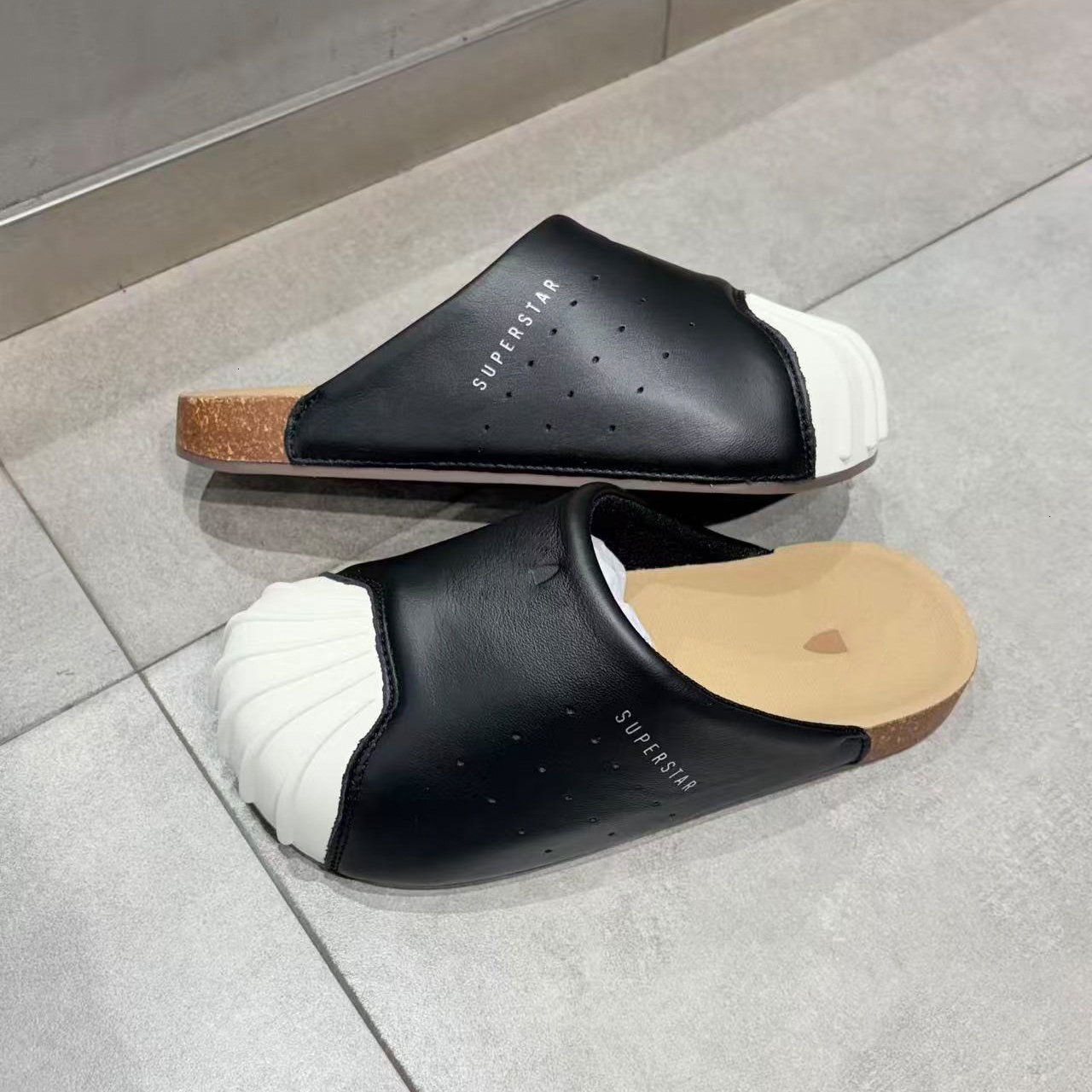 dhgate Suede Baotou slippers sandal Home Adislipper luxury slider Beach tazz Superstars Summer sandale Flat Designer Mules casual mes womens Sports