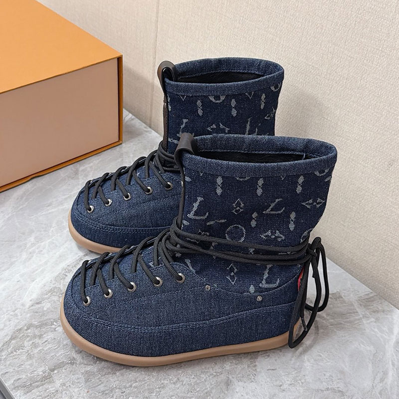 Ladies Snow Boots Womens Perforated Lace Bootie Designer Printed Letters Flat Boots Sheepskin Lining Round Head Daily Leisure Short Boot Non Slip Ou