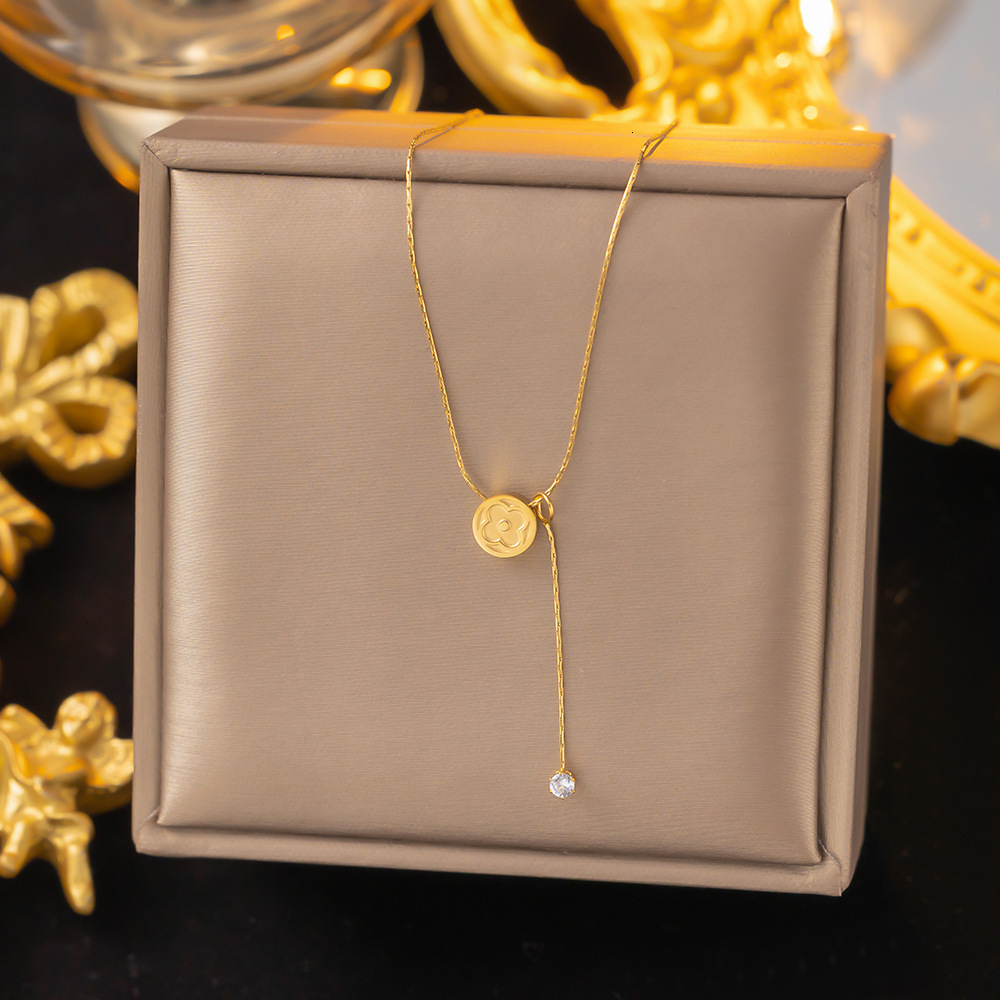 French Style Light Luxury High-End Four-Leaf Clover Titanium Steel Necklace For Women Fashionable Versatile Tassel Single Diamond Round Print Clavic
