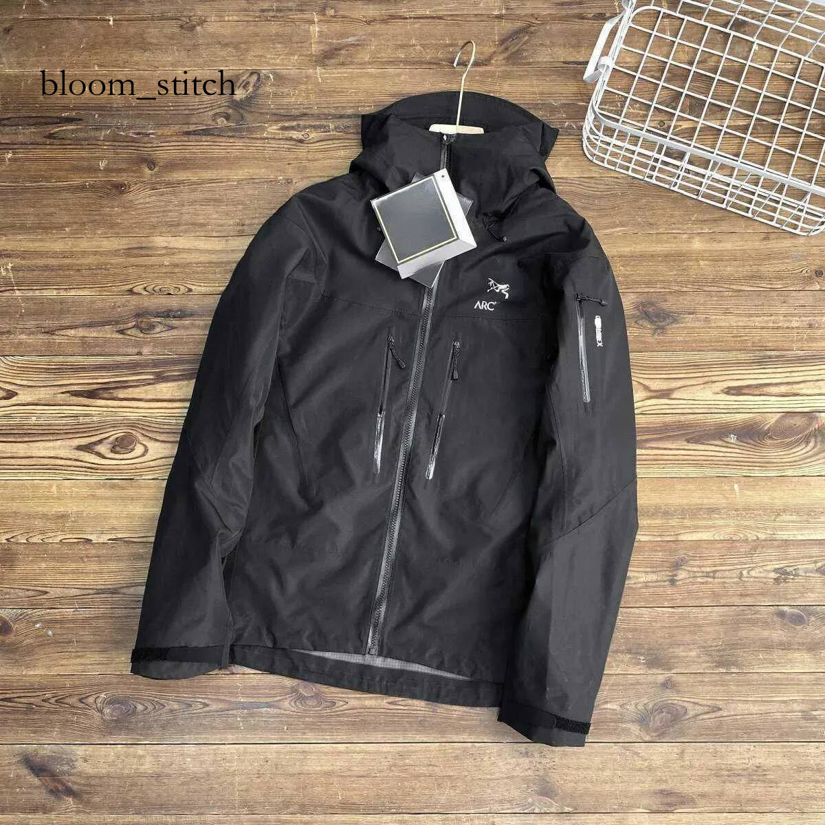 ARC Jacket NEW 10A Designer Arcteryxlynessitys Jacket Outdoor Sports Coat Men Women Male Casual Outwear Man Slim Waterproof Sport Jacket 588
