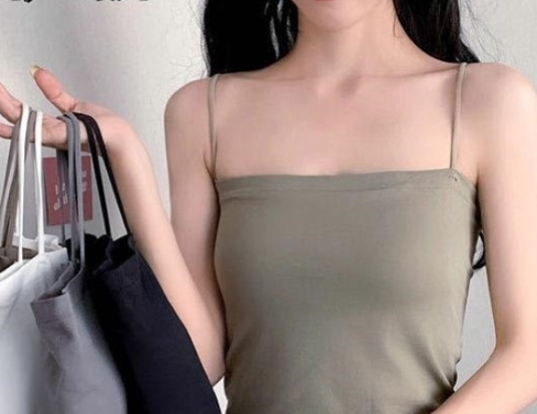 High-quality seamless cropped camisole tank top with built-in bra pads for women, supportive and slim-fit one-piece inner wear, sweet and cute style