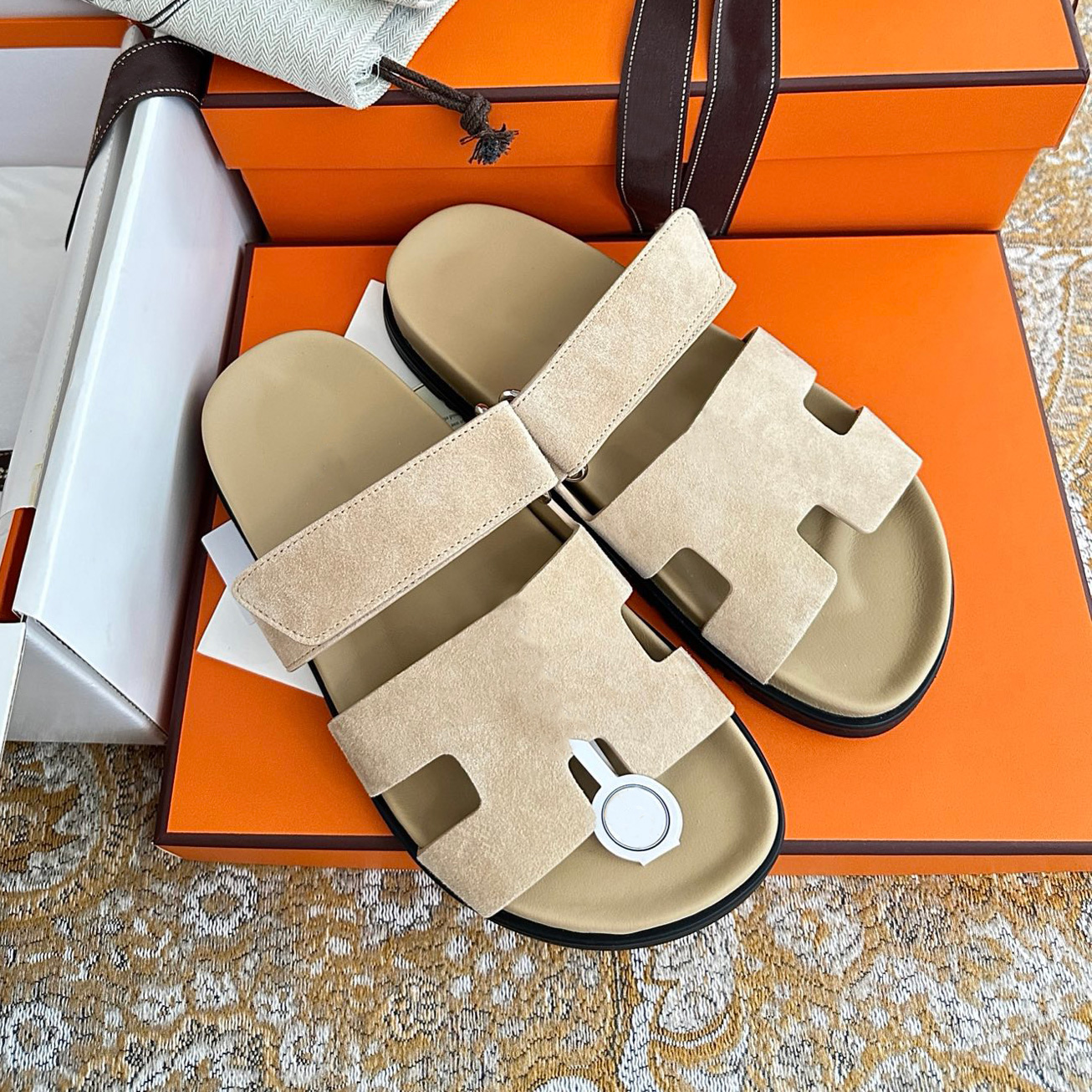 Designer Chypre Slippers Luxury Leather Sandals Suede Genuine Leather Flat Women Fashion Slide Mules Bath Beach Daily Outside Clogs Shoes With Box T