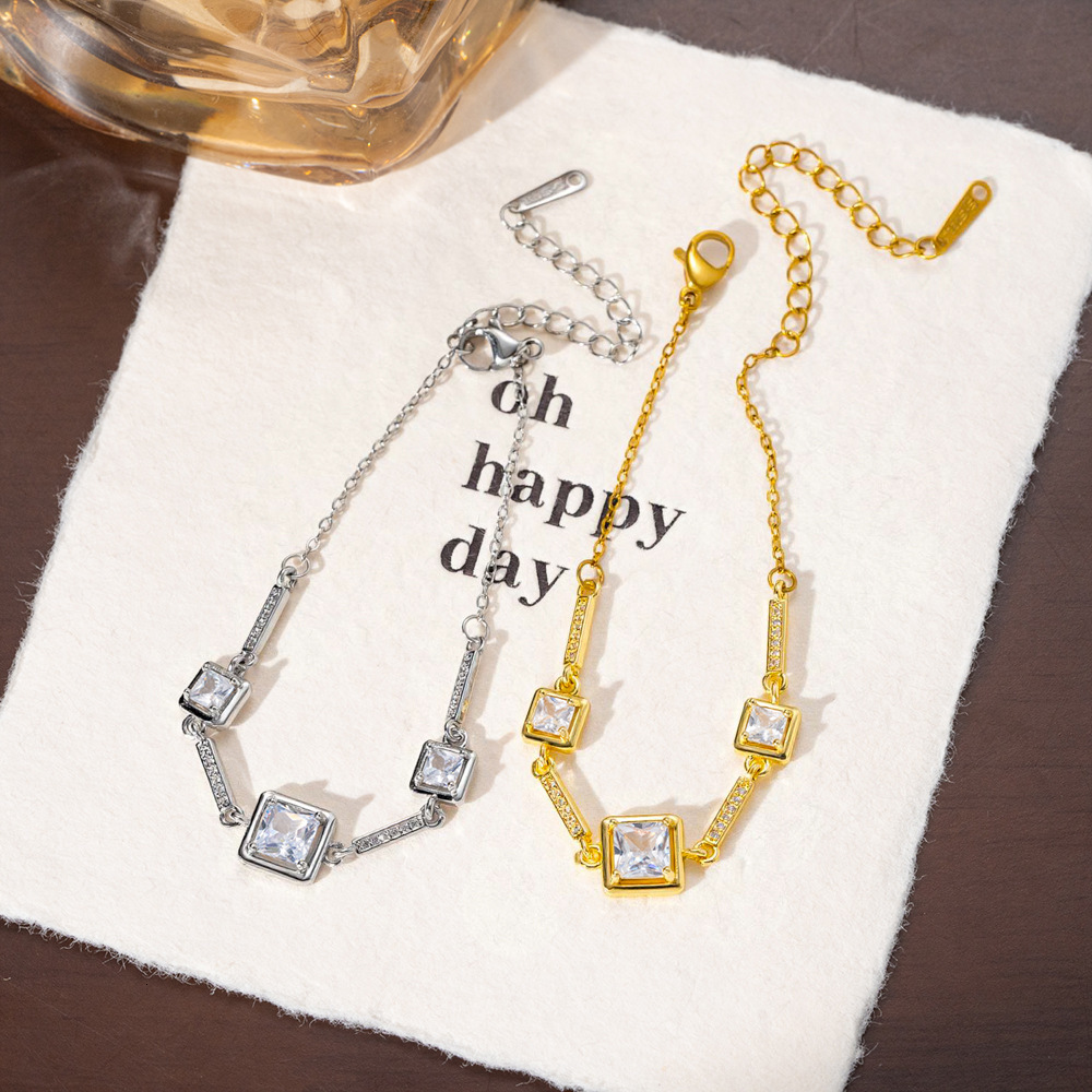 French-Style Elegant Square Mosaic White Micro-Paved Bracelet For Women, Exquisite, Fashionable, High-End, Versatile, And Unique Sparkling Diamond J