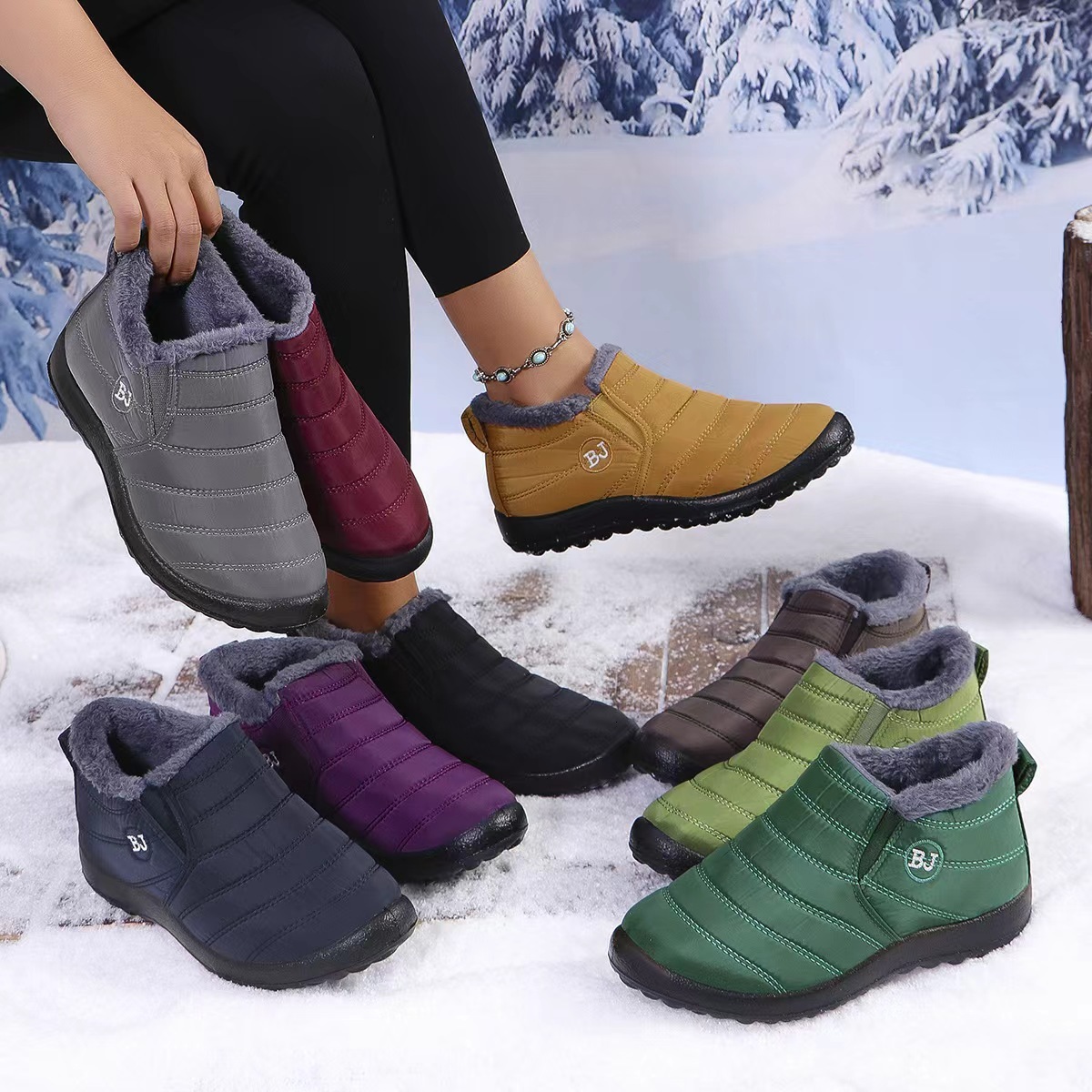 Designer Luxurious Insulated Thick Snow Boots For 2026 Winter Lightweight And Comfortable Cotton Boots For Outdoor Warmth