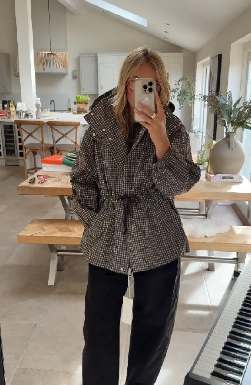 Fashion Retro Plaid Hooded Jacket Women Long Sleeve Waist Cinching Loose Light Outerwear Coat 2026 Autumn Daily Wear Jackets 261015