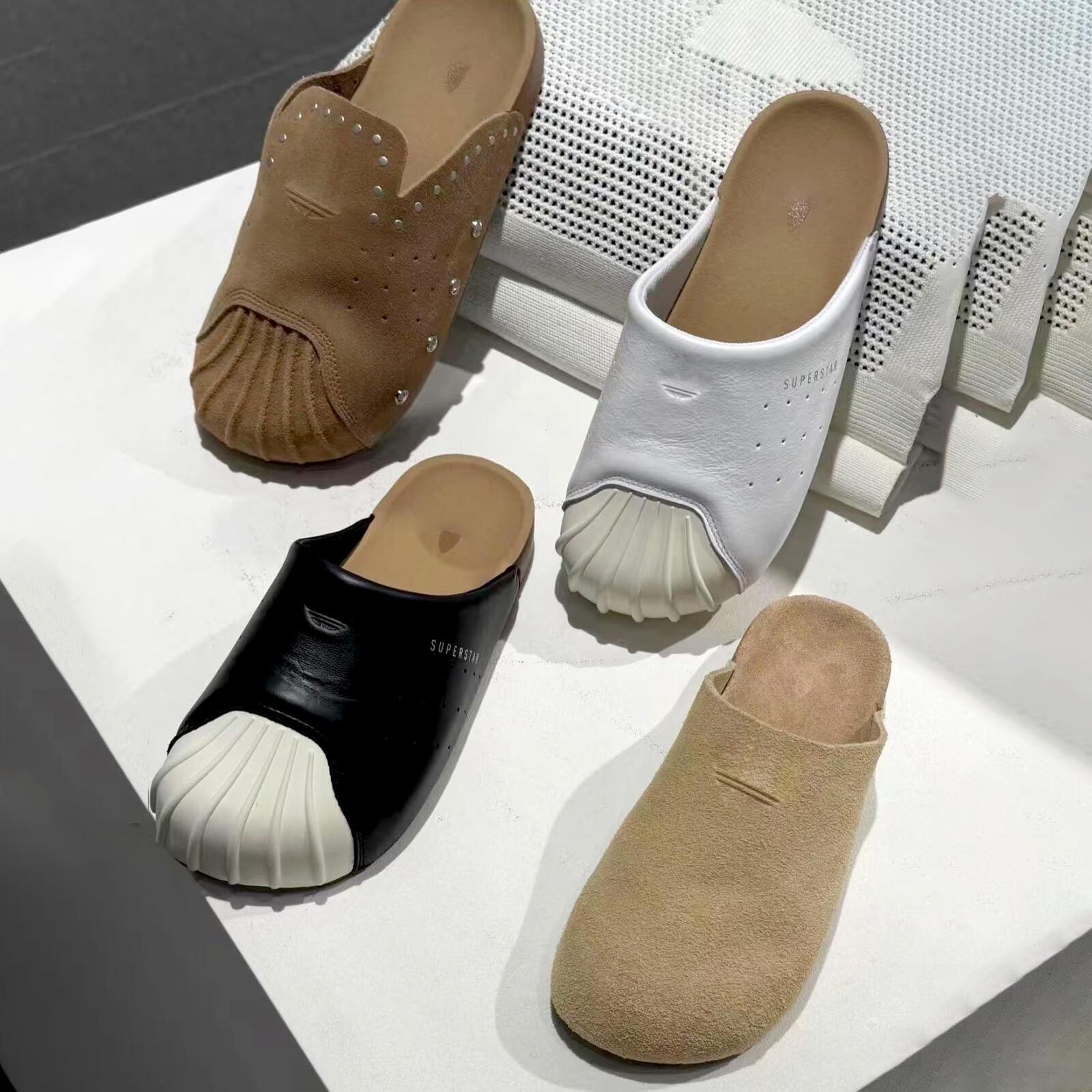 classic Home shoes luxurys mens womens Adislipper sneaker slider Designer sandal Summer casual Superstars sandale half slippers Mules Suede Beach Sp