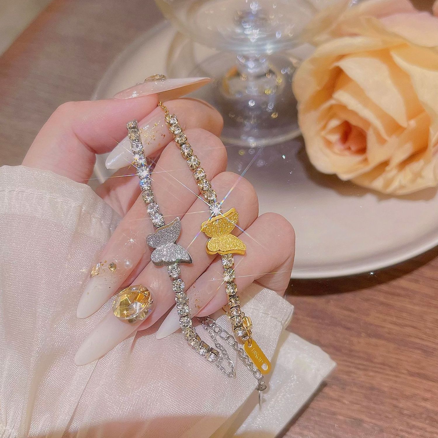 Korean And Japanese Super Shiny Full-Diamond Butterfly Titanium Steel Bracelet For Women, Light Luxu, Exquisite, Versatile, High-End, Star Fai Style
