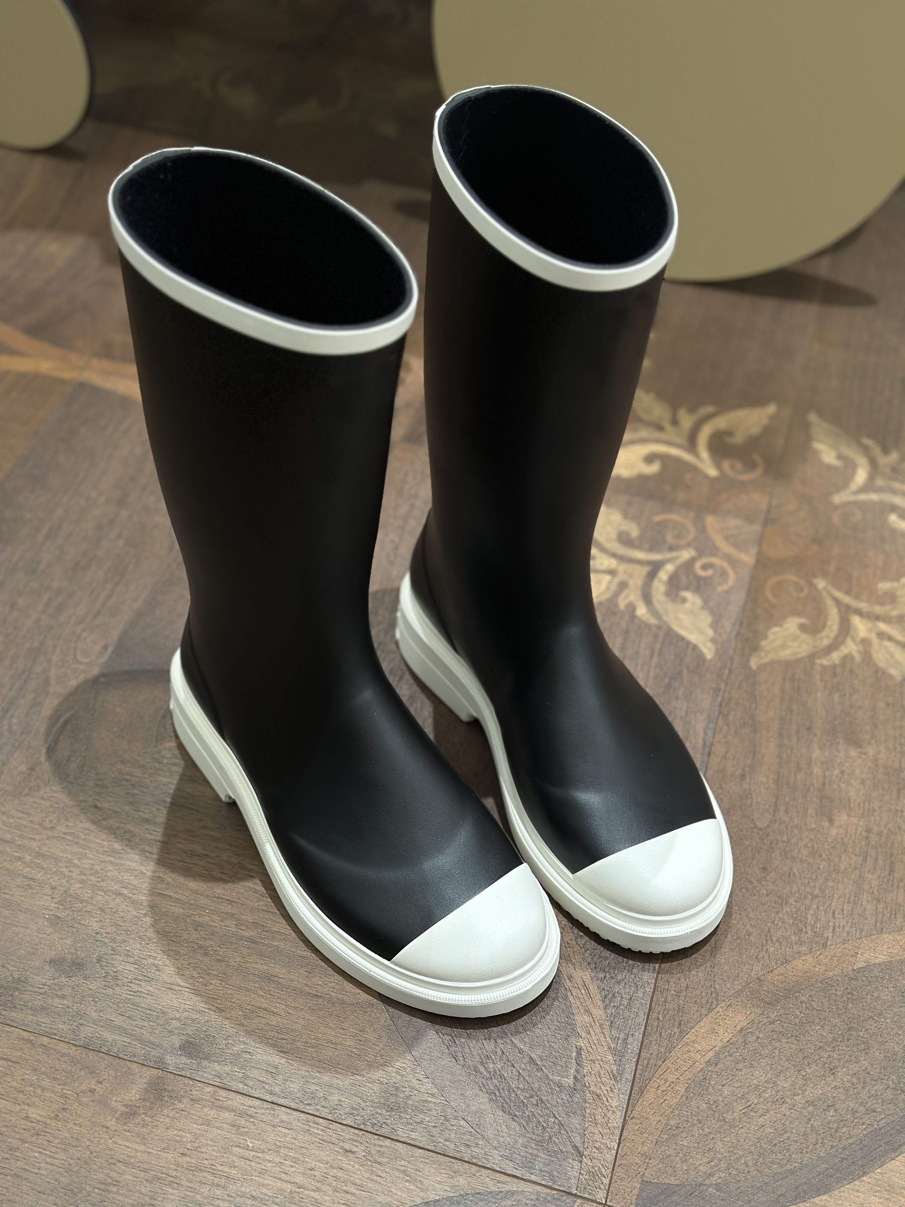 Two Tone Women Mid-calf Rain Boots, Waterproof Rubber Color Block Tall Boots, Non-slip Thick Sole, For Hiking Camping & Street Styling