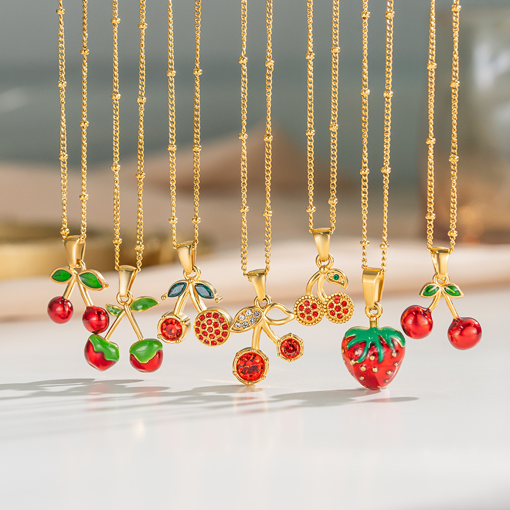 European American-Style Instagram Fashion Stainless Steel Cherry Strawberry Enamel Necklace, A Simple, Sweet, And Elegant Clavicle Chain For Women