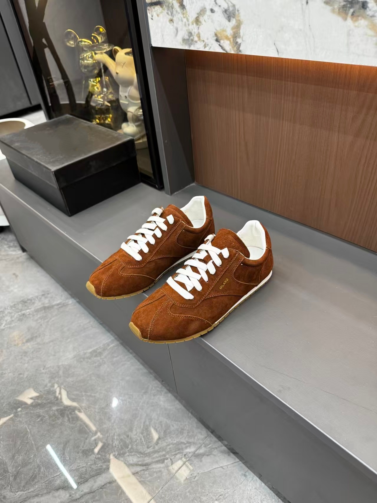 sneaker woman designer retro matte lace round toe luxury comfortable beige casual street city vintage modern fashion sport stylish office party work
