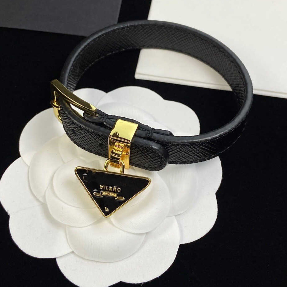 Charm Bracelets Luxury designer Girl woman man boy letter real leather tri-angle bracelets elegant 18K Gold Bangles P branded engrave bracelet