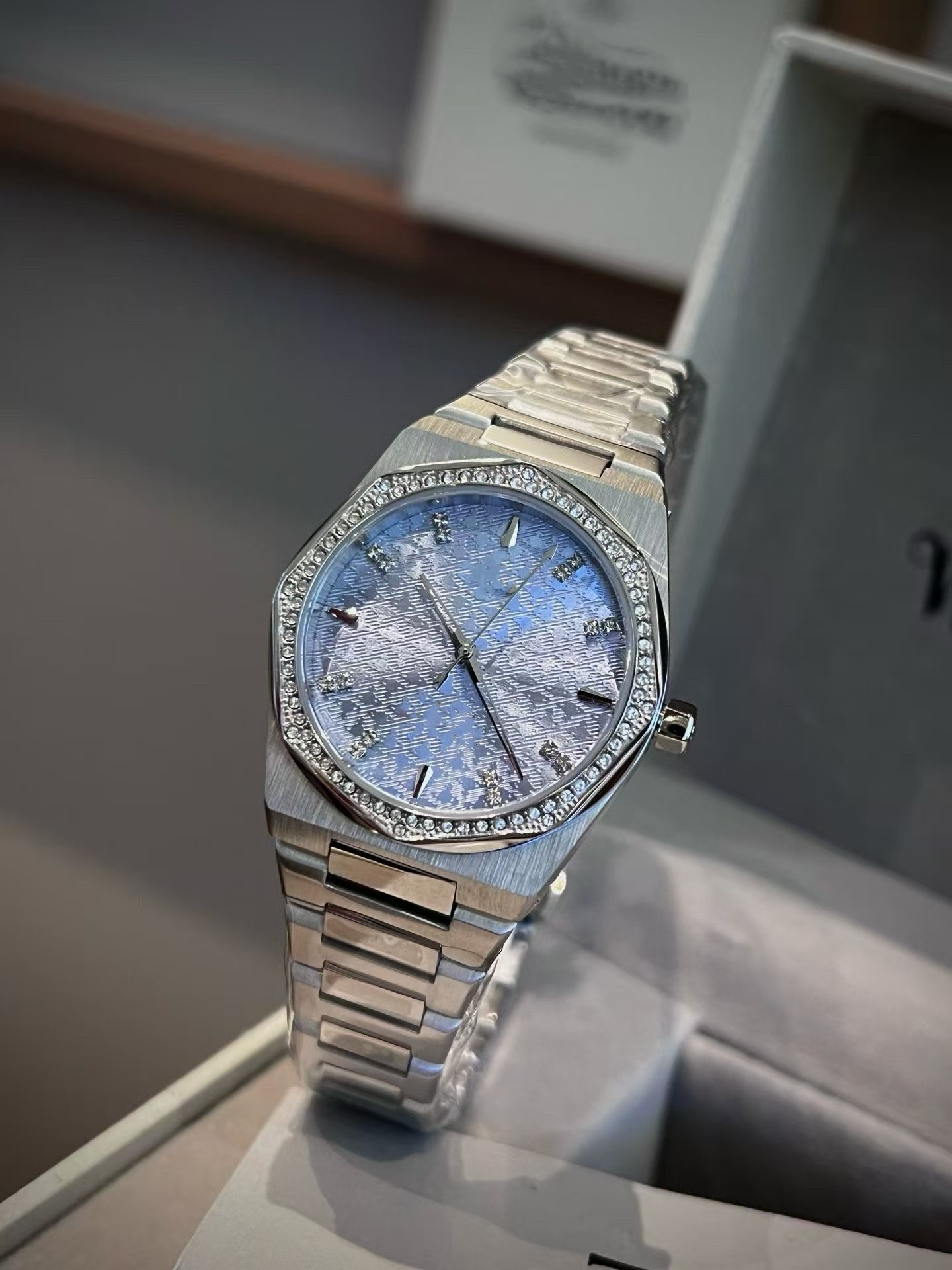 Top Mens women VIVIENity WESTWOODity Diamond inlaid watch designer luxury quartz movement watches high qualit steel women Wristwatches#889