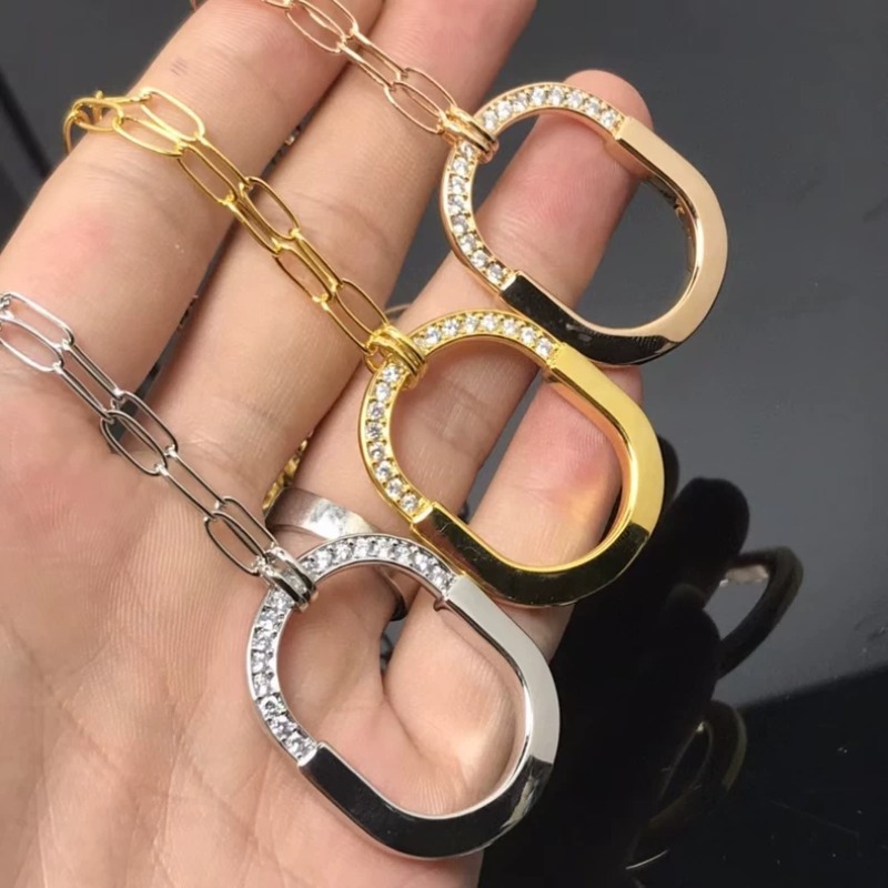 Luxury Designer U Lock Pendant Necklace Paperclip Chain Diamond Statement Necklace Geometric Oval Lock Link Chain Necklace for Men Women Daily Pa