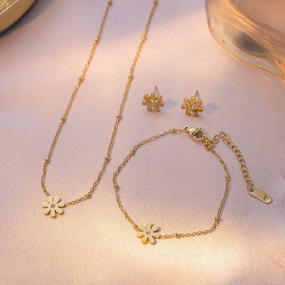 Light Luxury New Diamond-Studded Small Daisy Titanium Steel Necklace For Women Versatile High-End Fashion Collarbone Chain Set Non-Fading